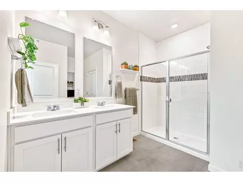 Bath - 1080 Clara View Dr, Berthoud, CO 80513 photo 1 of 2