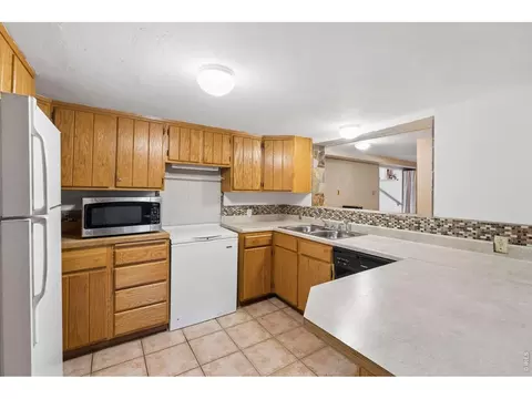 Kitchen - 1800 Sumac Ave, Boulder, CO 80304 photo 5 of 5