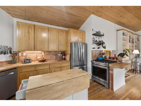 Kitchen - 1800 Sumac Ave, Boulder, CO 80304 photo 3 of 5