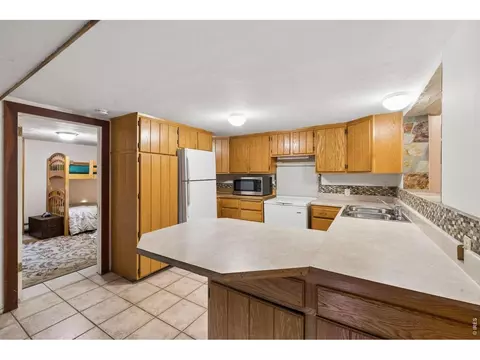 Kitchen - 1800 Sumac Ave, Boulder, CO 80304 photo 4 of 5