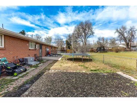 Exterior - 27 Newland Ct, Lakewood, CO 80226 photo 4 of 6