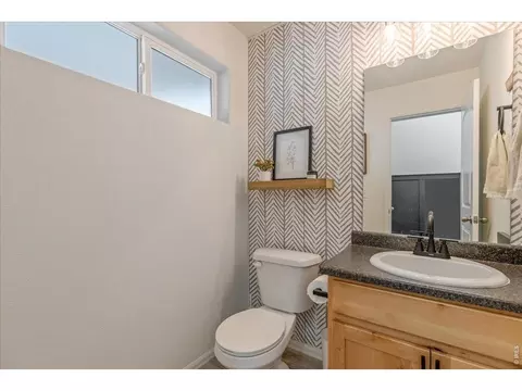 Bath - 1827 Abundance Dr, Windsor, CO 80550 photo 4 of 4