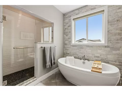 Bath - 969 Pitch Fork Dr, Windsor, CO 80550 photo 2 of 6