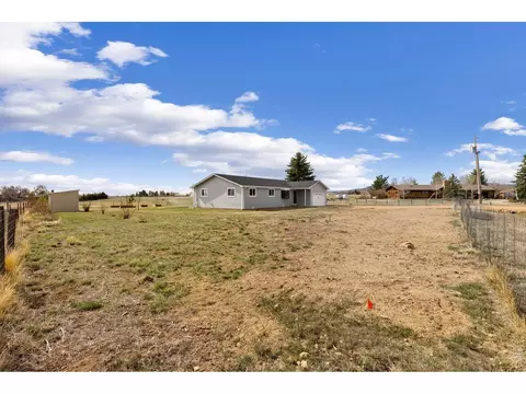 Exterior - 4701 Meining Rd, Berthoud, CO 80513 photo 4 of 5