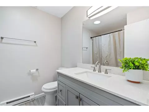 Bath - 4701 Meining Rd, Berthoud, CO 80513 photo 2 of 2