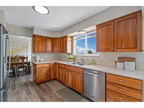 Kitchen - 4701 Meining Rd, Berthoud, CO 80513 photo 3 of 4