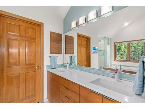 Bath - 716 Brook Rd, Boulder, CO 80302 photo 1 of 4