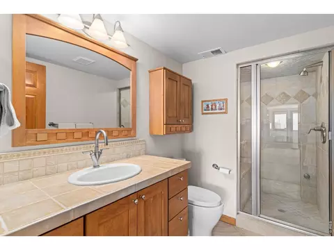 Bath - 716 Brook Rd, Boulder, CO 80302 photo 4 of 4