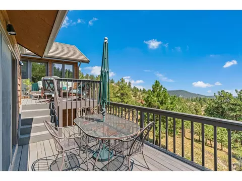 Exterior - 716 Brook Rd, Boulder, CO 80302 photo 3 of 7