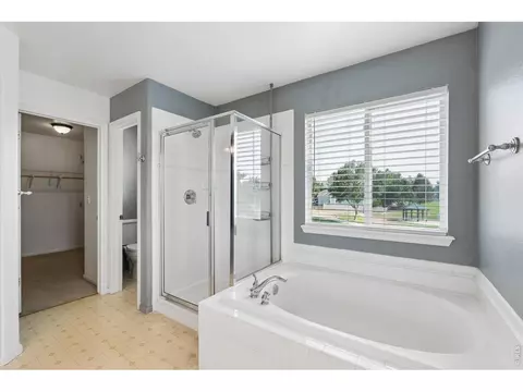 Bath - 10220 Echo Cir, Longmont, CO 80504 photo 2 of 5