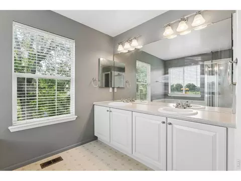 Bath - 10220 Echo Cir, Longmont, CO 80504 photo 3 of 5