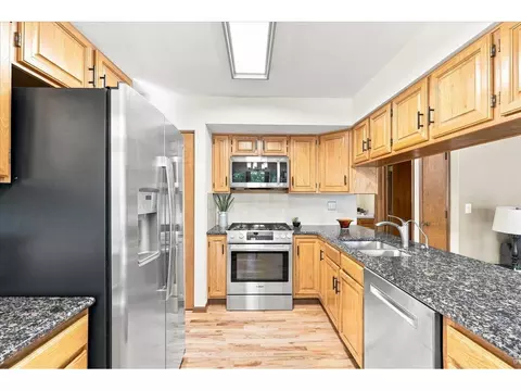 Kitchen - 4636 Tally Ho Trl, Boulder, CO 80301 photo 4 of 5