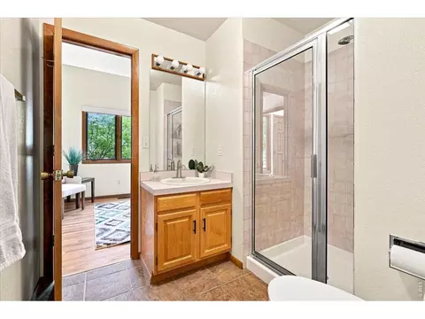 Bath - 4636 Tally Ho Trl, Boulder, CO 80301 photo 1 of 5