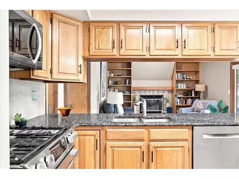 Kitchen - 4636 Tally Ho Trl, Boulder, CO 80301 photo 5 of 5