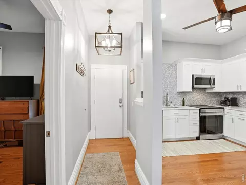 Entry Way - 807 E 14th Ave # 2, Denver, CO 80218 photo 3 of 4
