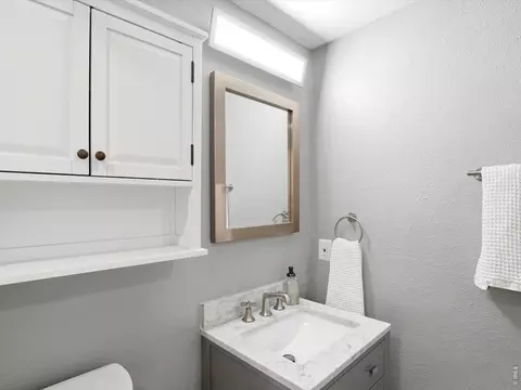 Bath - 807 E 14th Ave # 2, Denver, CO 80218 photo 6 of 6