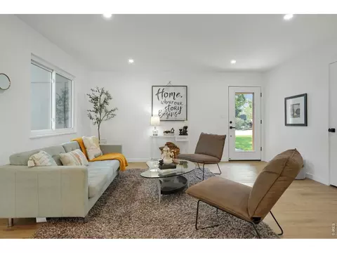 Living - 4483 Sandpiper Cir, Boulder, CO 80301 photo 3 of 3