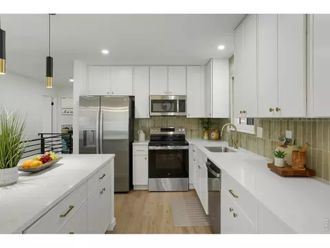 Kitchen - 4483 Sandpiper Cir, Boulder, CO 80301 photo 2 of 4