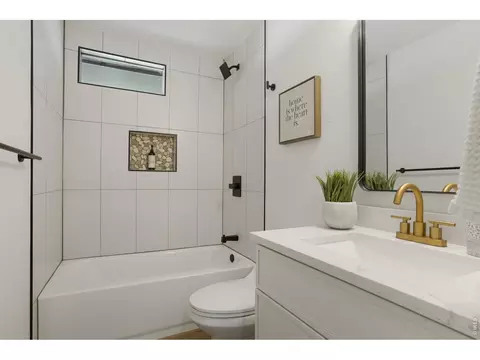 Bath - 4483 Sandpiper Cir, Boulder, CO 80301 photo 2 of 4