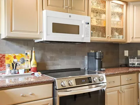 Kitchen - 5056 Coventry Ct, Boulder, CO 80301 photo 2 of 6
