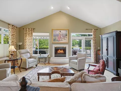 Living - 5056 Coventry Ct, Boulder, CO 80301 photo 2 of 9