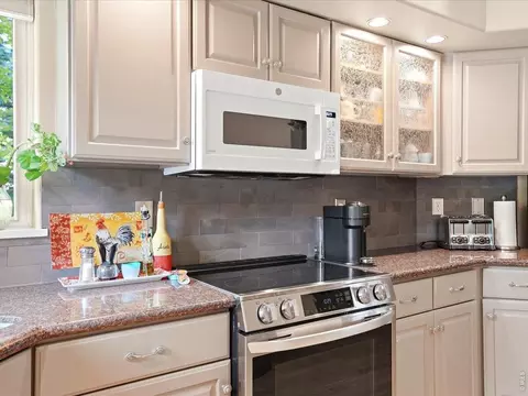 Kitchen - 5056 Coventry Ct, Boulder, CO 80301 photo 5 of 6
