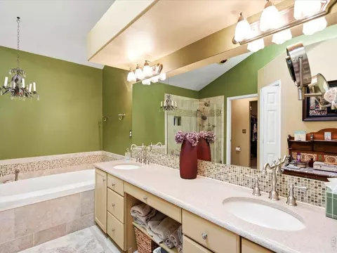 Bath - 5056 Coventry Ct, Boulder, CO 80301 photo 3 of 7