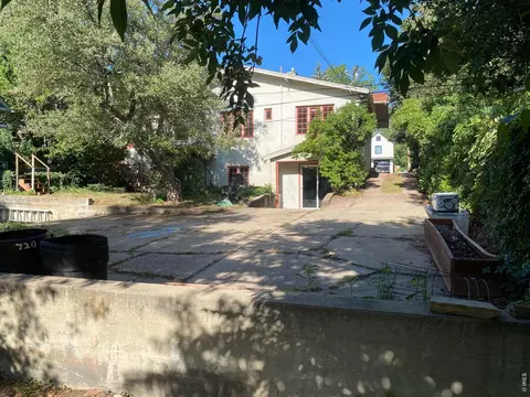 Exterior - 844 12th St, Boulder, CO 80302 photo 6 of 12