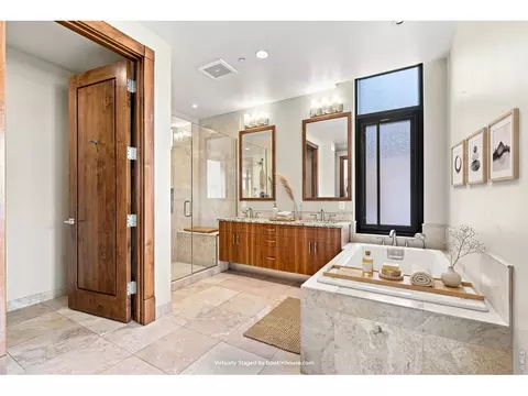 Bath - 1077 Canyon Blvd #211, Boulder, CO 80302 photo 1 of 4