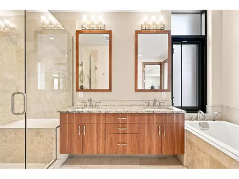 Bath - 1077 Canyon Blvd #211, Boulder, CO 80302 photo 2 of 4