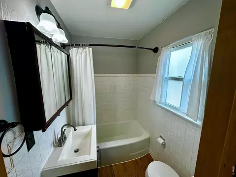 Bath - 501 Delta Ave, Akron, CO 80720 photo 1 of 2