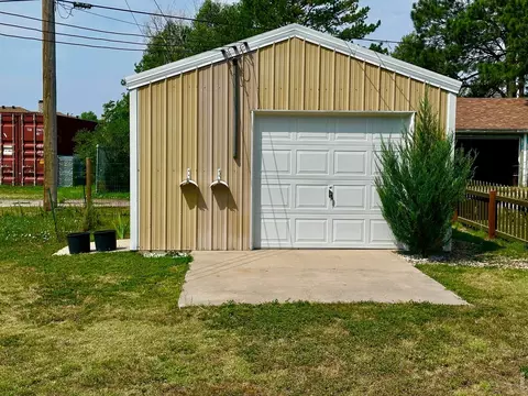 Exterior - 501 Delta Ave, Akron, CO 80720 photo 2 of 6