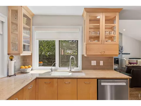 Kitchen - 7233 Four Rivers Rd, Boulder, CO 80301 photo 4 of 6