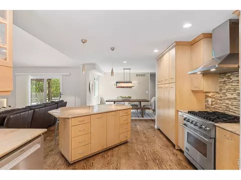 Kitchen - 7233 Four Rivers Rd, Boulder, CO 80301 photo 5 of 6