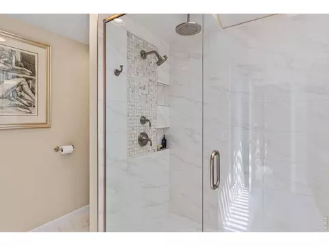 Bath - 7233 Four Rivers Rd, Boulder, CO 80301 photo 3 of 6