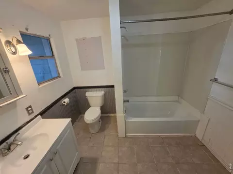 Bath - 708 N 4th St, Sterling, CO 80751 photo 6 of 7