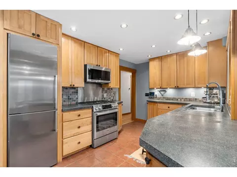 Kitchen - 39 Spring Ln, Boulder, CO 80302 photo 2 of 3