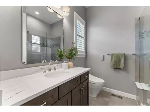Bath - 5774 Riverbluff Dr, Timnath, CO 80547 photo 2 of 7