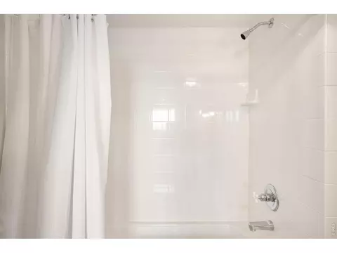 Bath - 1850 Folsom St #1010, Boulder, CO 80302 photo 4 of 5