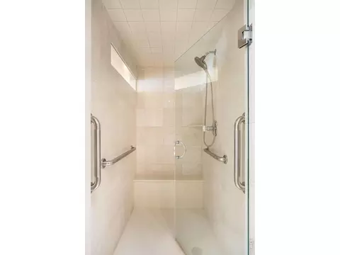 Bath - 1850 Folsom St #1010, Boulder, CO 80302 photo 2 of 5