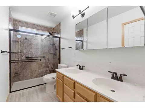Bath - 1530 Walnut St, Windsor, CO 80550 photo 3 of 4