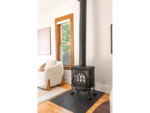 Living - 805 Dewey Ave, Boulder, CO 80304 photo 2 of 2