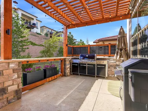 Exterior - 10562 Montecito Dr, Lone Tree, CO 80124 photo 4 of 8