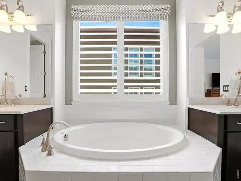 Bath - 10562 Montecito Dr, Lone Tree, CO 80124 photo 3 of 5