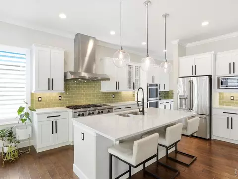 Kitchen - 10562 Montecito Dr, Lone Tree, CO 80124 photo 4 of 10