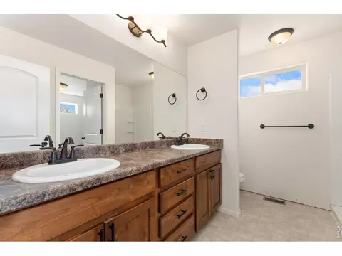 Bath - 811 Saiga Dr, Severance, CO 80550 photo 2 of 3