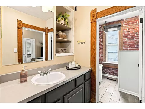 Bath - 3319 E 14th Ave, Denver, CO 80206 photo 2 of 6
