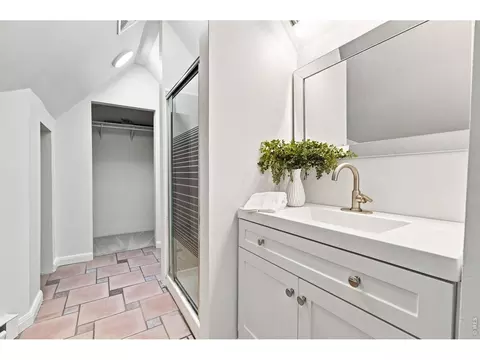 Bath - 3319 E 14th Ave, Denver, CO 80206 photo 6 of 6