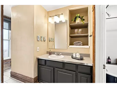 Bath - 3319 E 14th Ave, Denver, CO 80206 photo 3 of 6