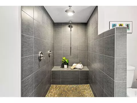 Bath - 3319 E 14th Ave, Denver, CO 80206 photo 4 of 6